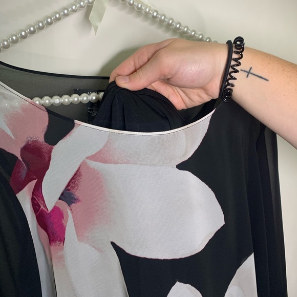 NWT! Alfani Black Floral Blouse - Picture 4 of 7